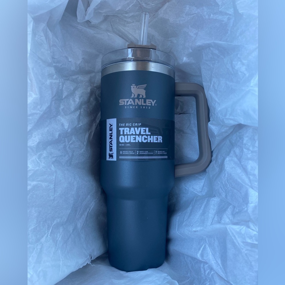 Stanley 40oz Travel Quencher